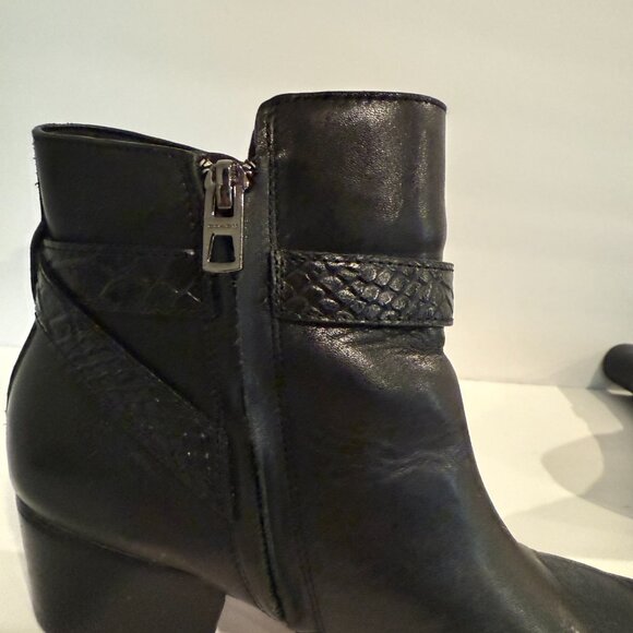 Coach Paulina Black Leather Ankle Boots Embossed Snake Belt Booties Size 9 B - Picture 10 of 12